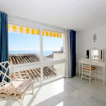 West Townhouse Seashells