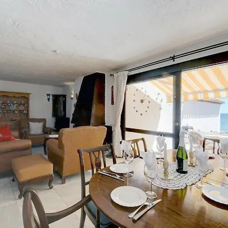 West Townhouse Seashells * Εστεπόνα