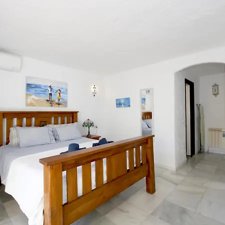 West Townhouse Seashells Εστεπόνα